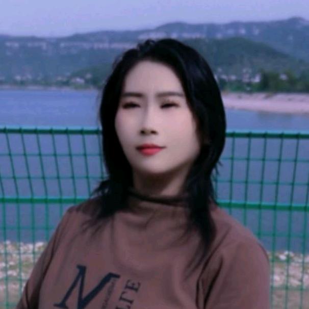 三妹喜欢唱歌🎤特爱跳舞