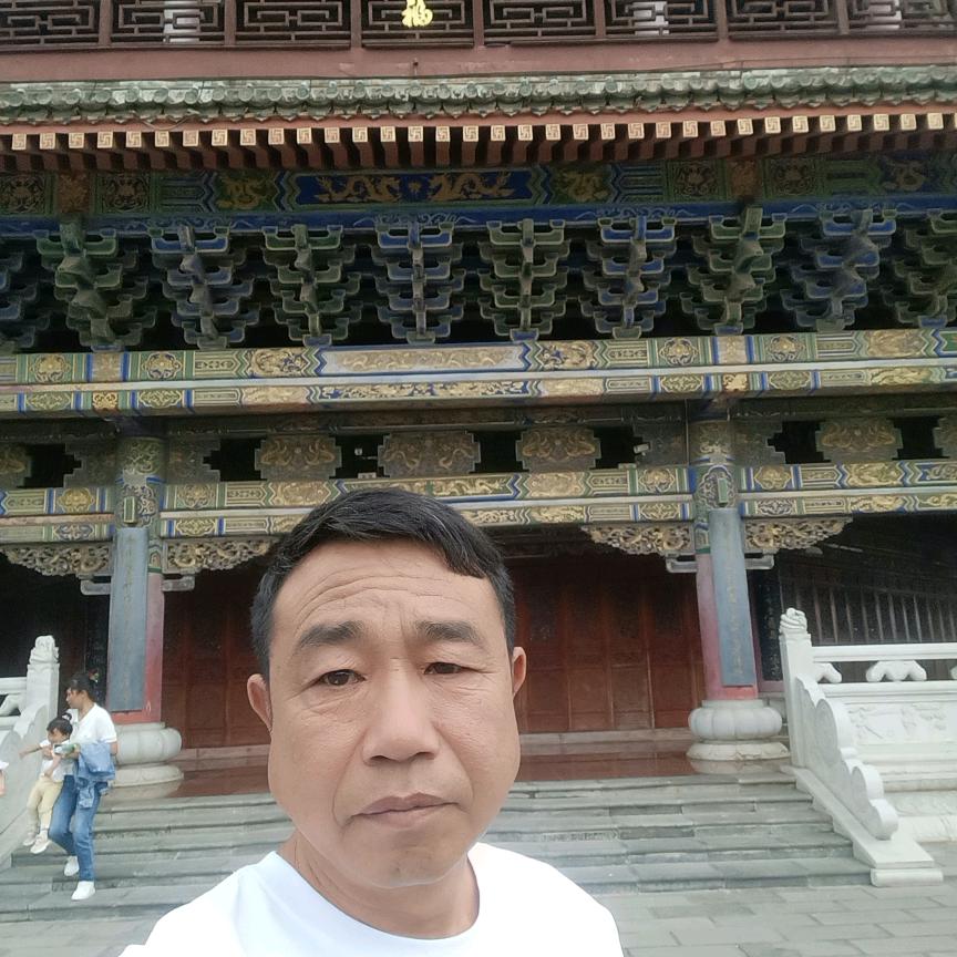 向钱看，向厚赚
