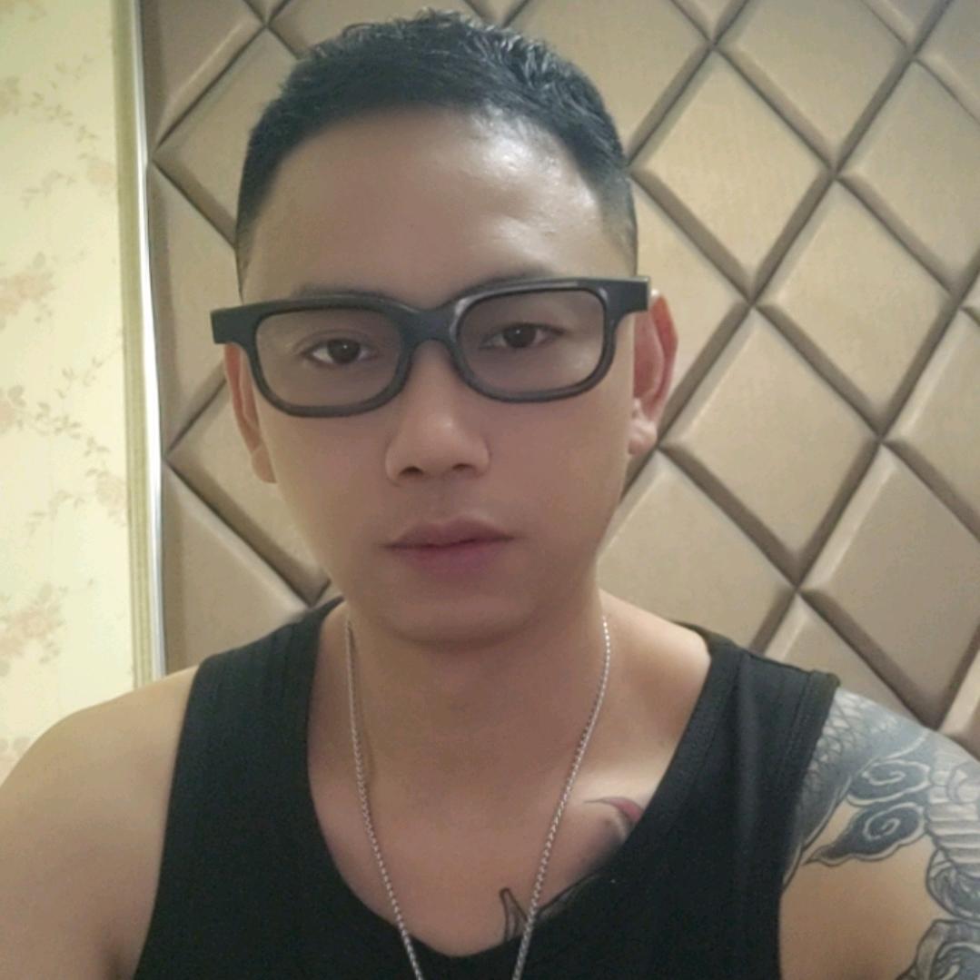 黑☞仔