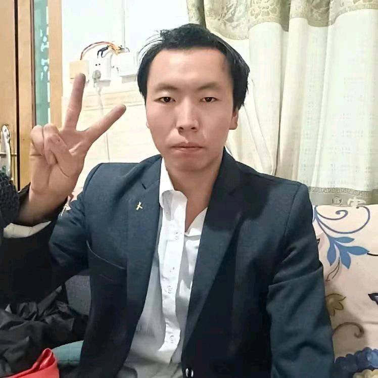 不开心的  小吴辉