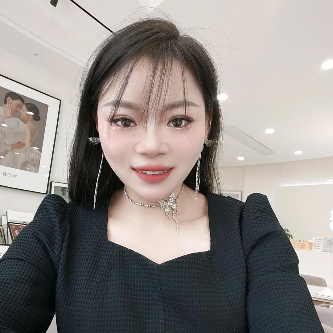 高安卖婚纱照的小龙女