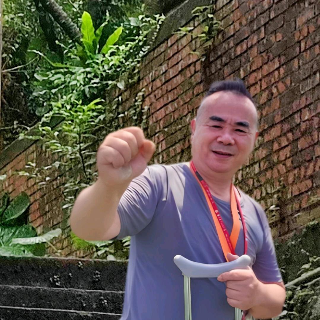 邱允文