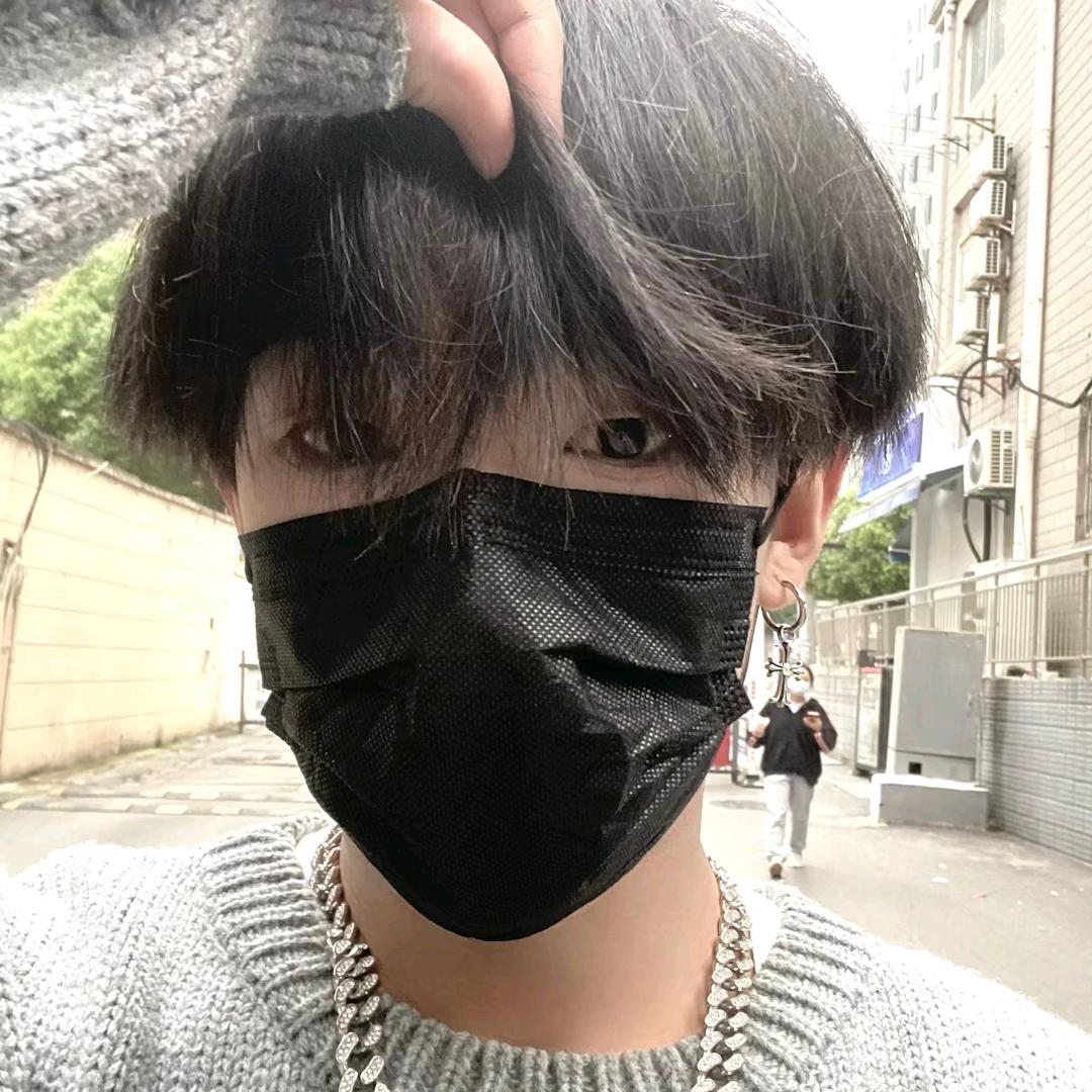 黄宇微