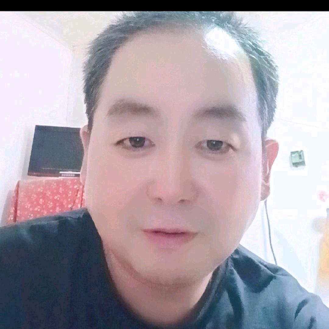 不笑、不闹、不炫耀