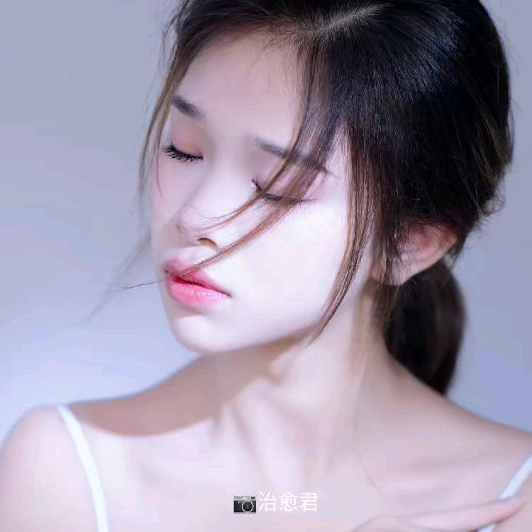 靓女君君