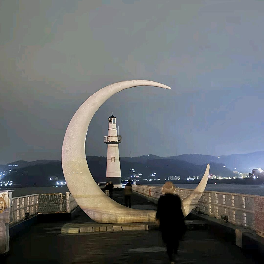 ✨ 时光ᥫᩣ不语🍎