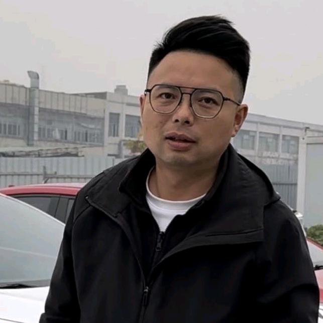 铜梁小欧车来车往