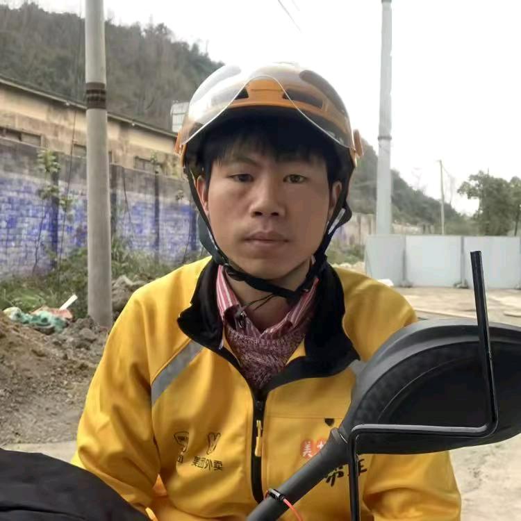 努力前行的骑手