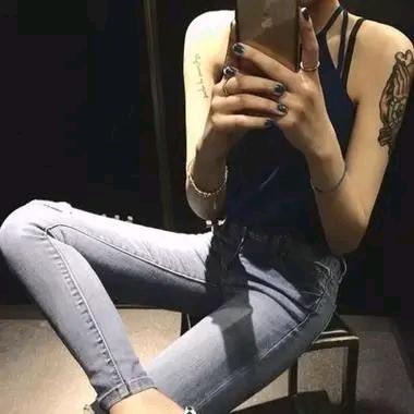 女_神，