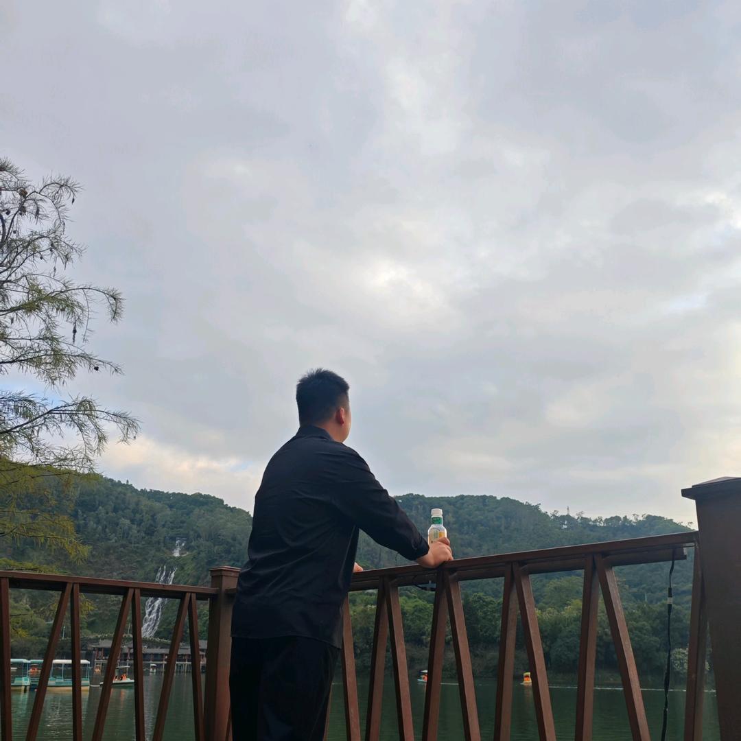 李    迪.