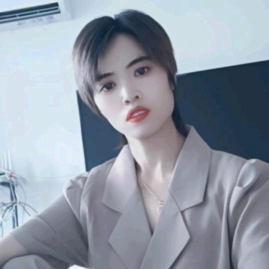艾群