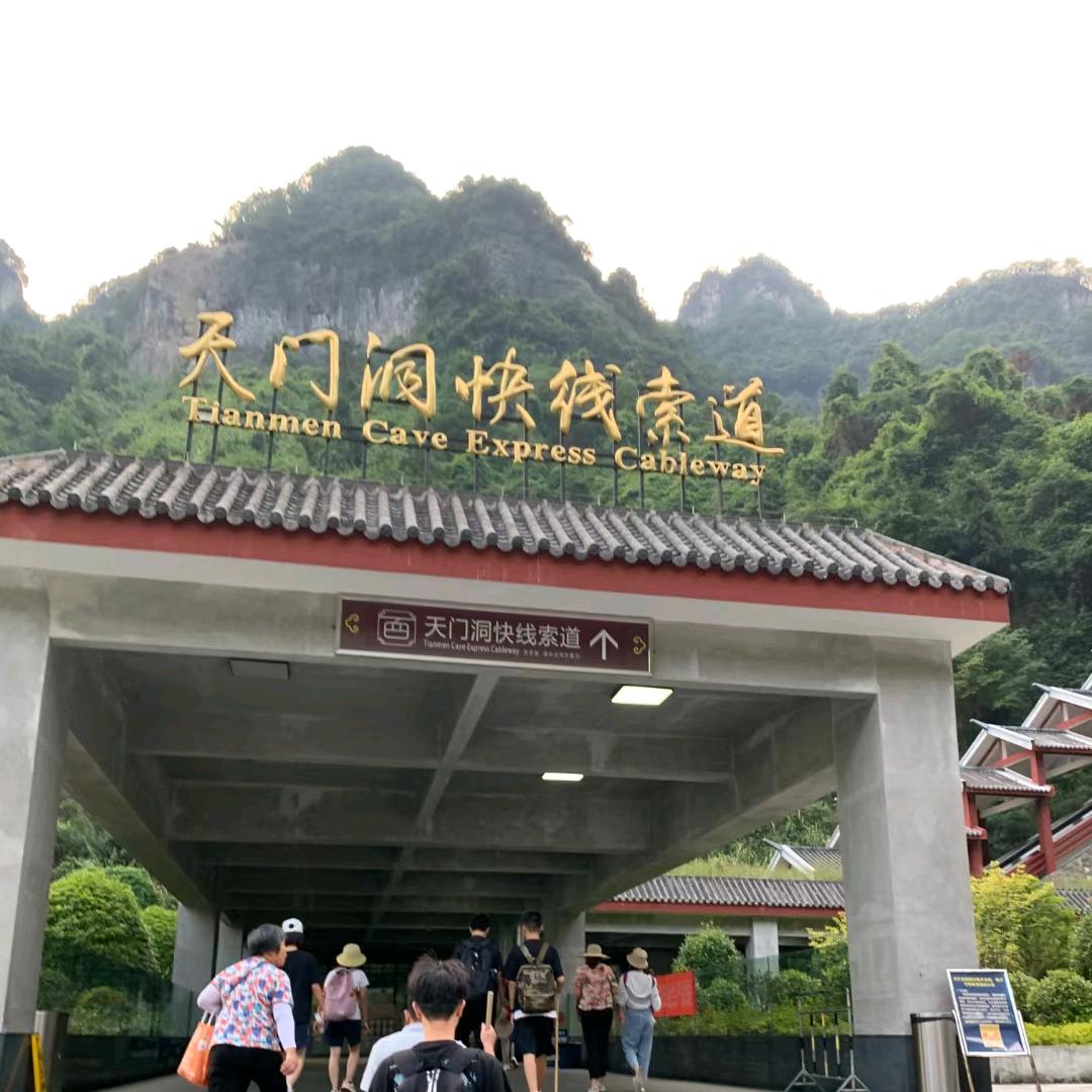 开着宝马捡破烂