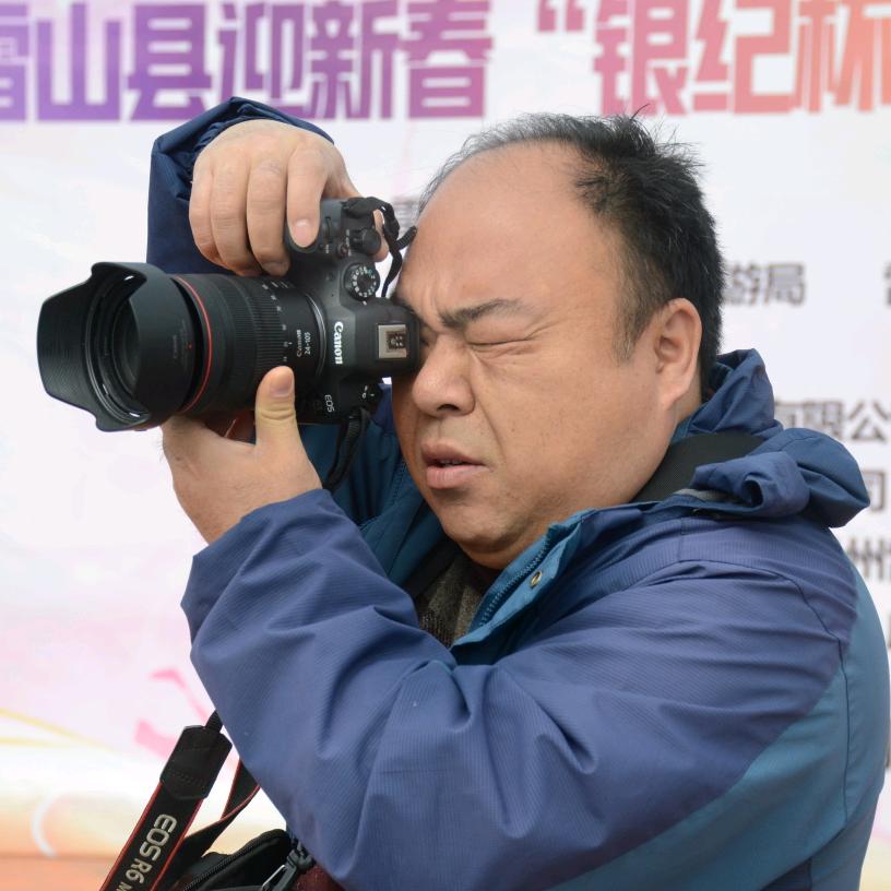 @侯星明