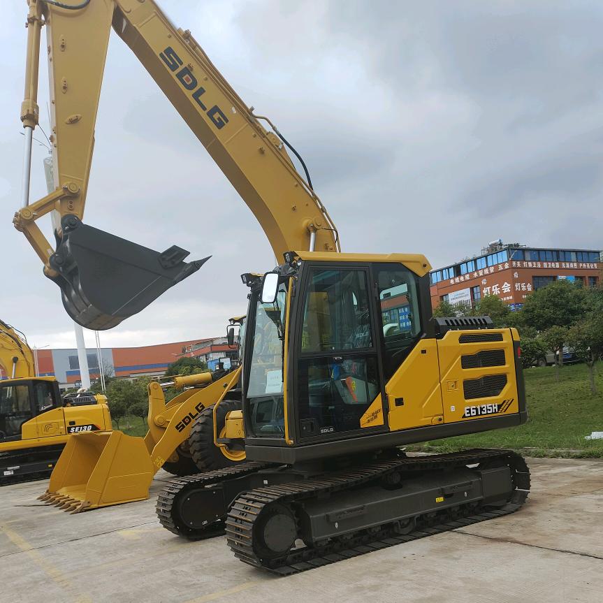 ℡宏伟挖机租赁服务