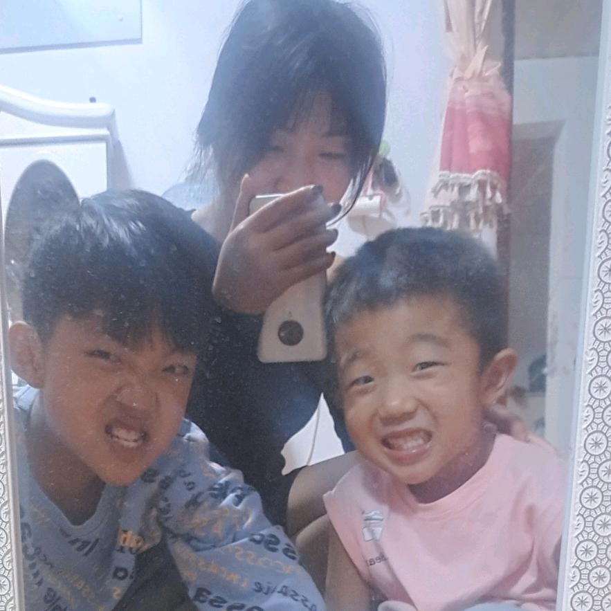 凯爸睿妈