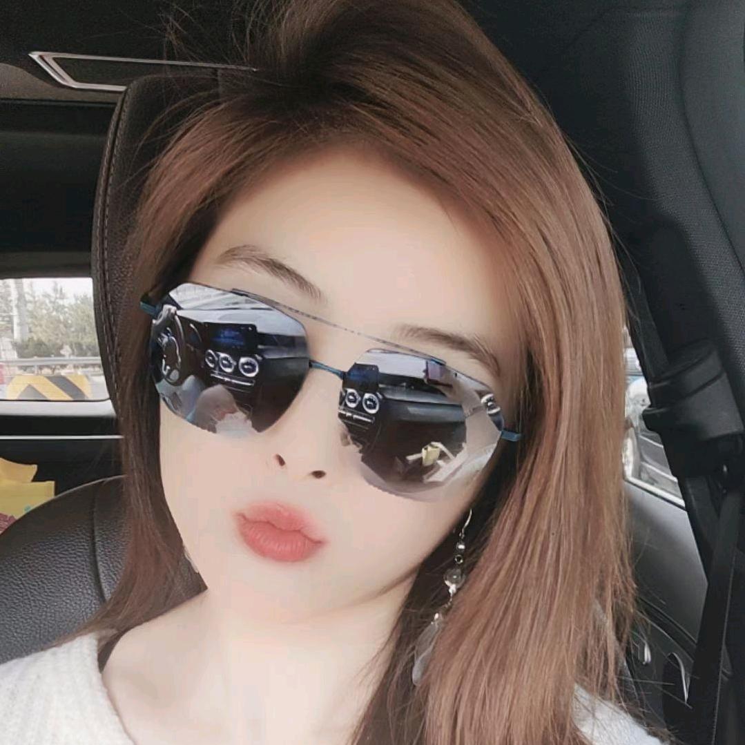 露西瑜伽健身