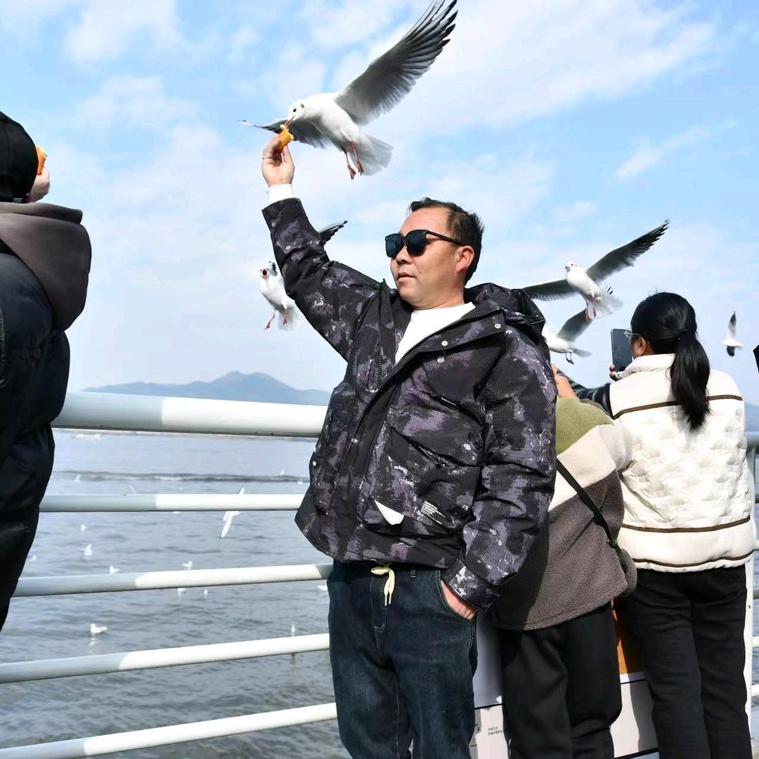 电缆头：电缆头：做试验：打抗浇柱组塔放线