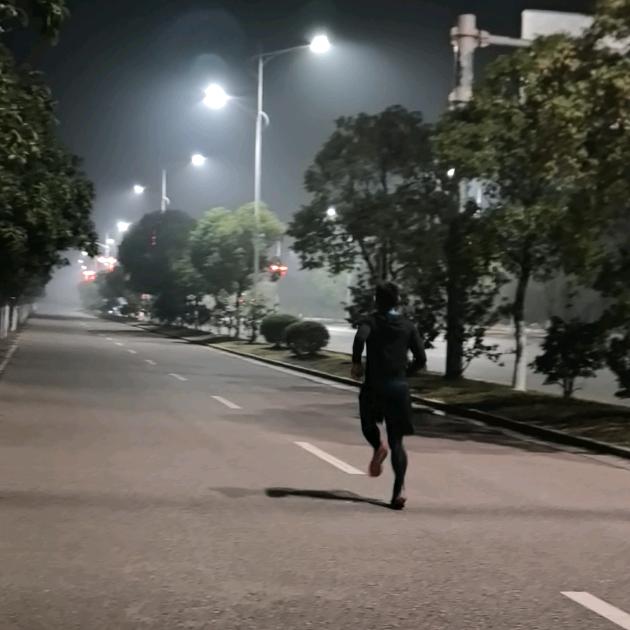 小聂不得不跑