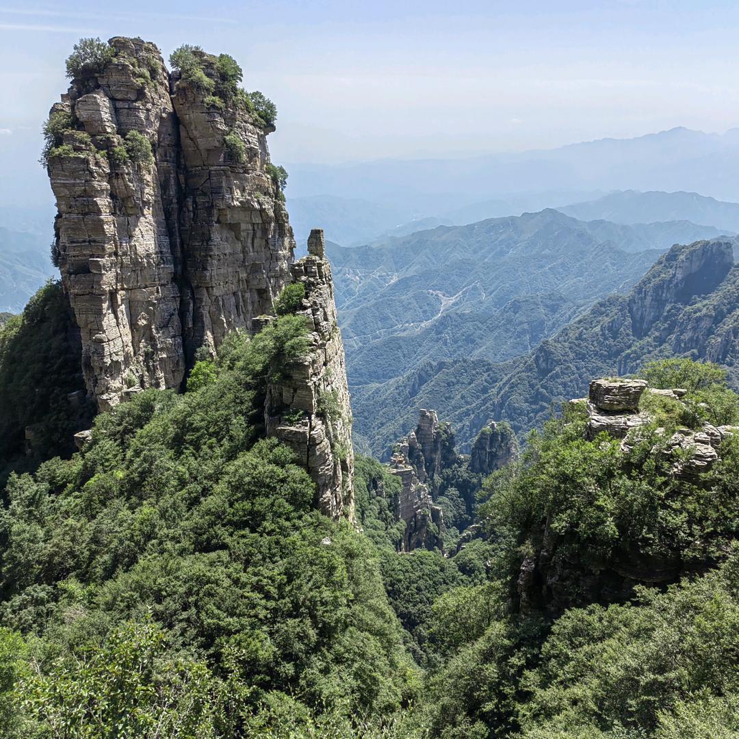 李华伟