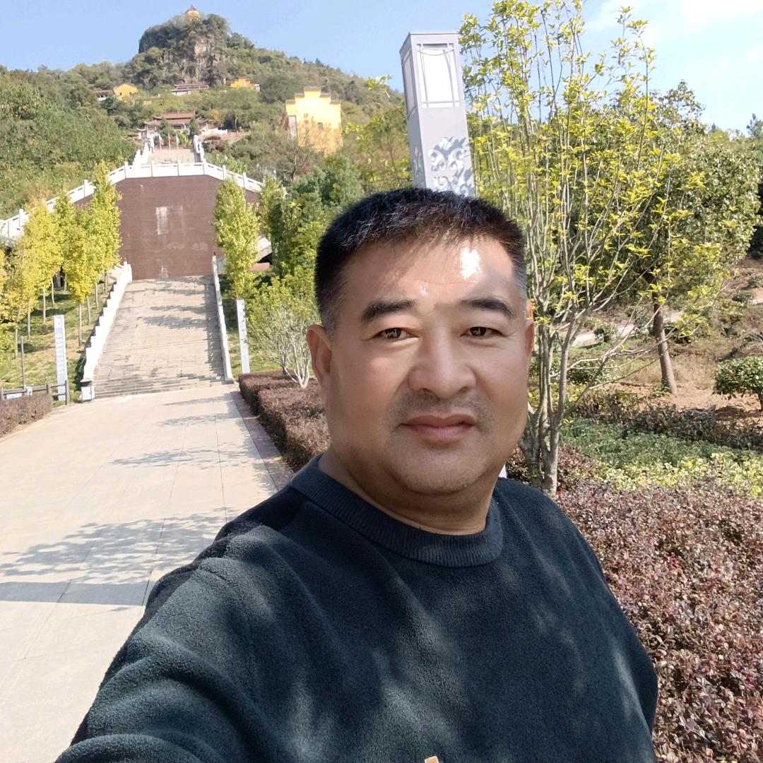 开着拖拉机上高速