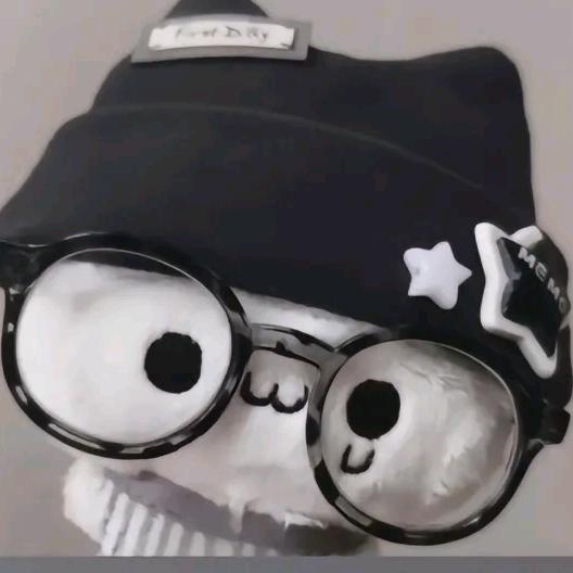 忧郁冷吃兔头像