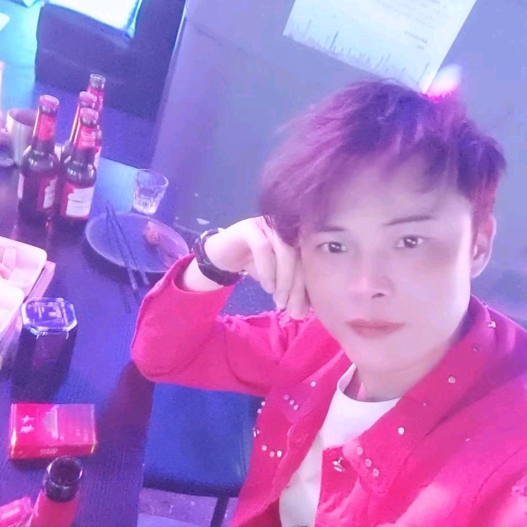 龙跃服饰