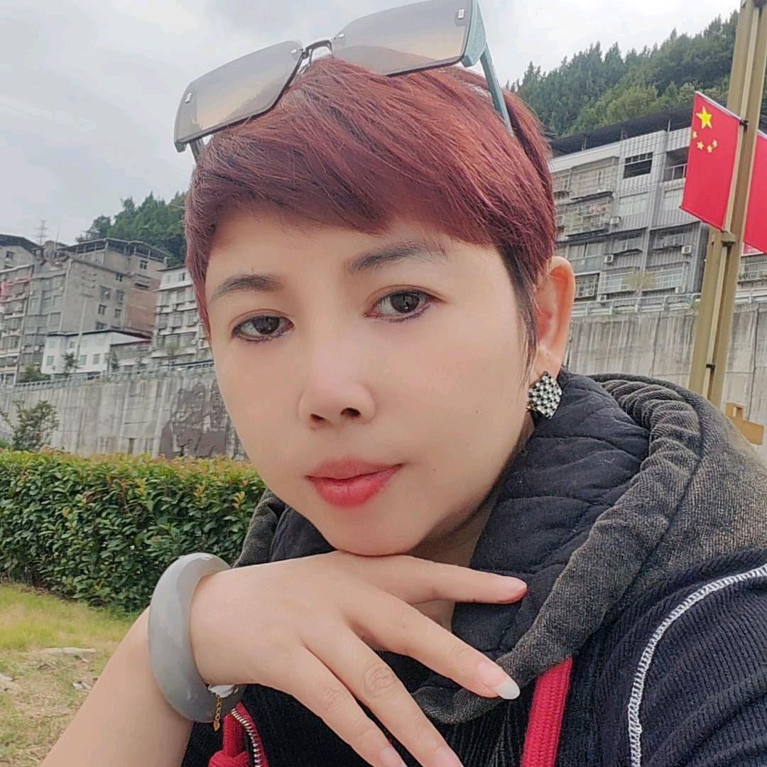 A伊人服饰