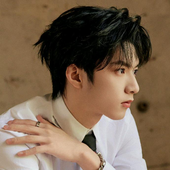 明哥。没人宠。🌹