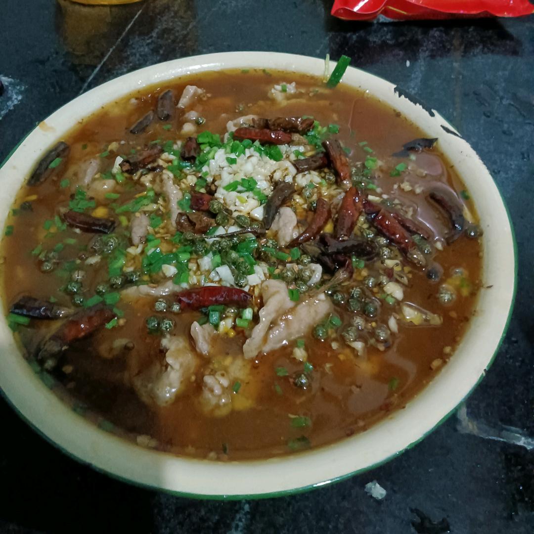 野外钓鱼