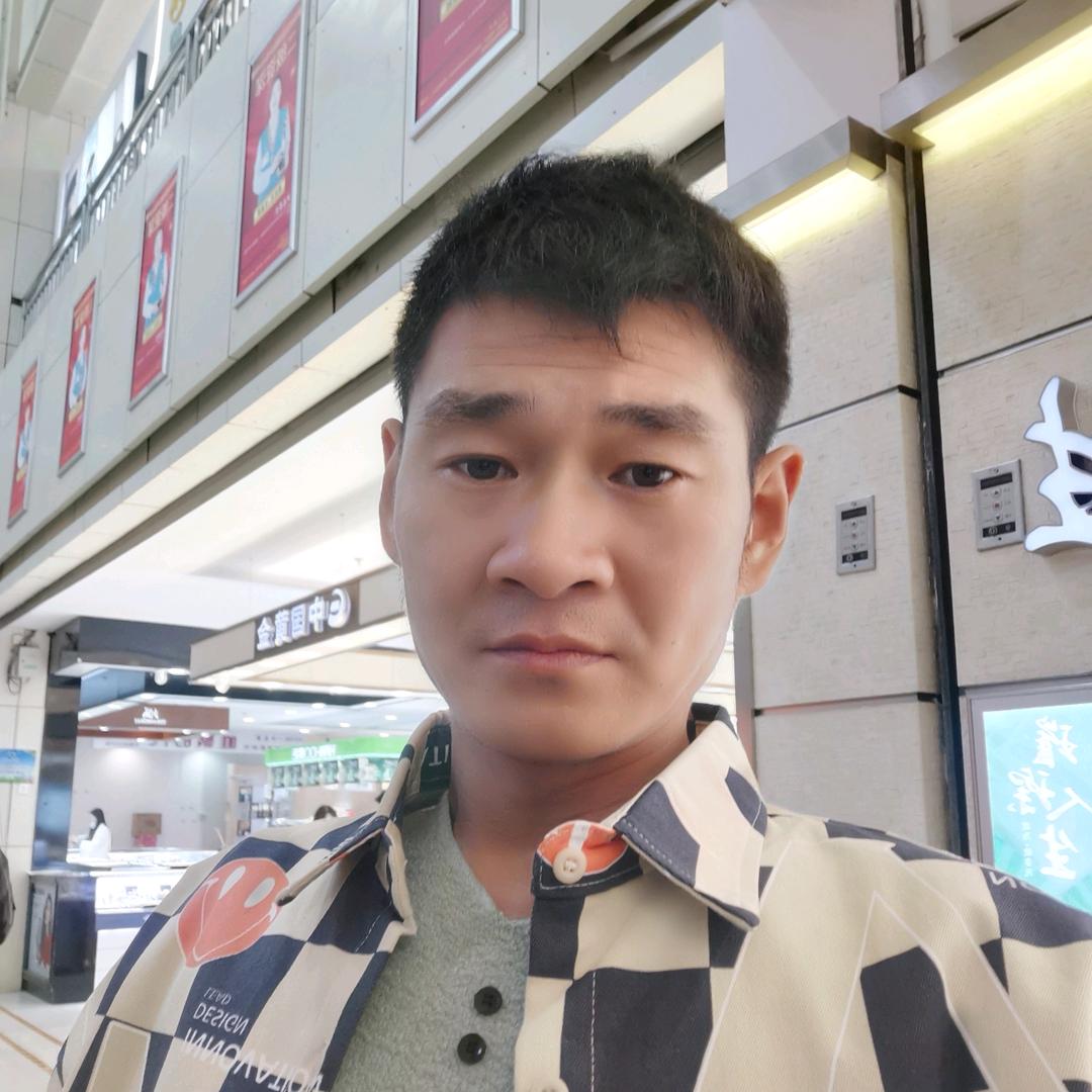 80后铝模拼装