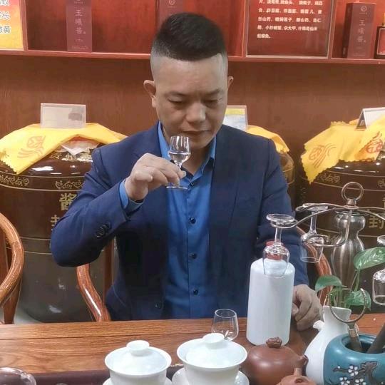 台泉酒厂—品酒师李朝远