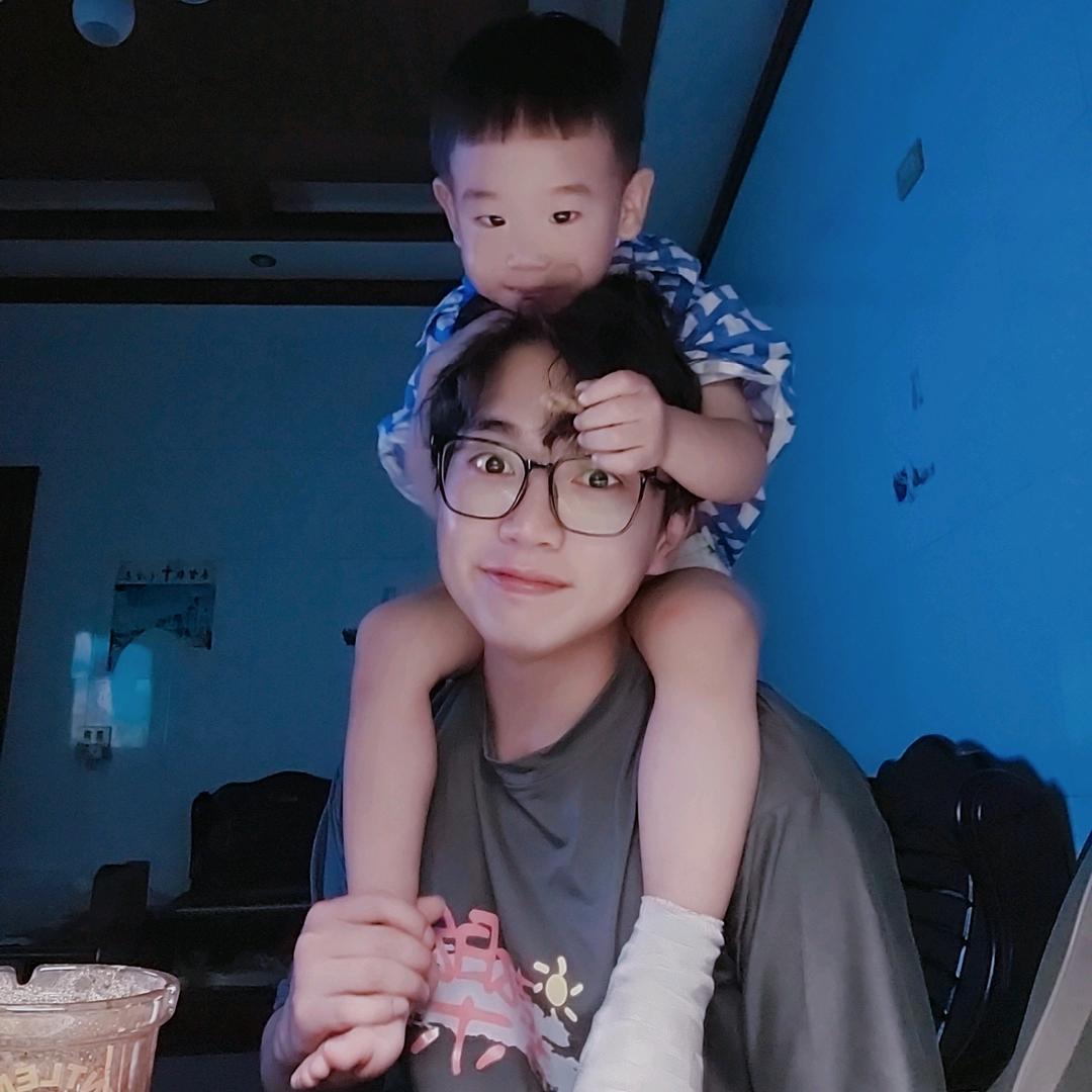 小葡萄他爹