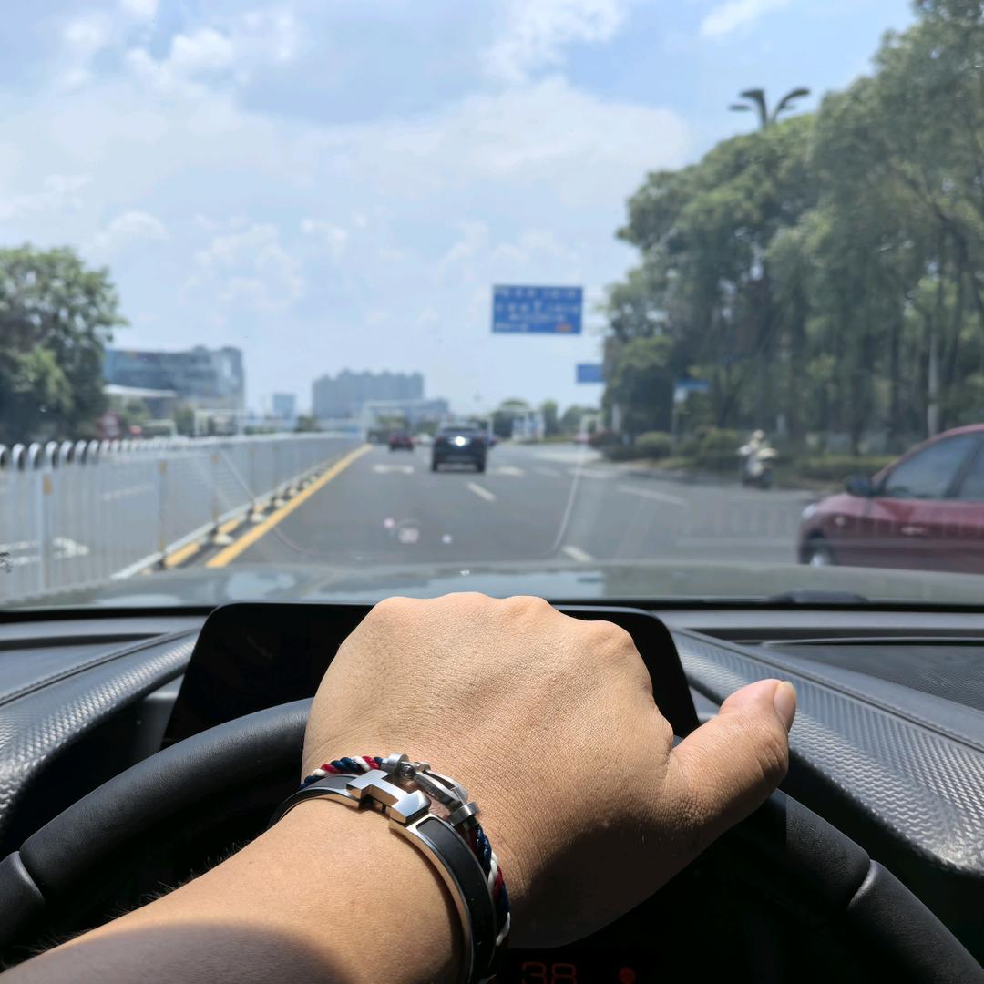 小了白了兔