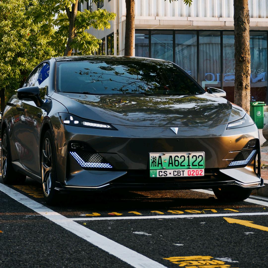 开深蓝的小妹妹