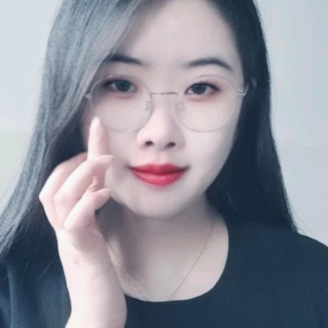 🍹小何何🍒