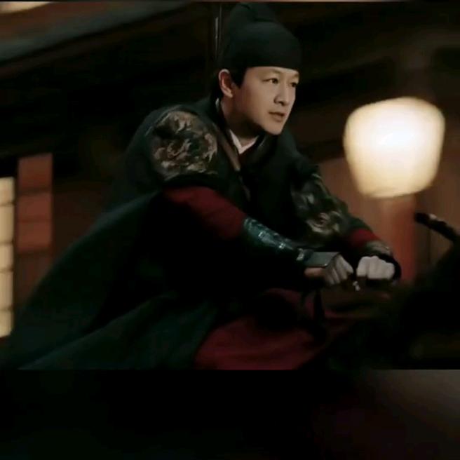 岁月刻画了容颜