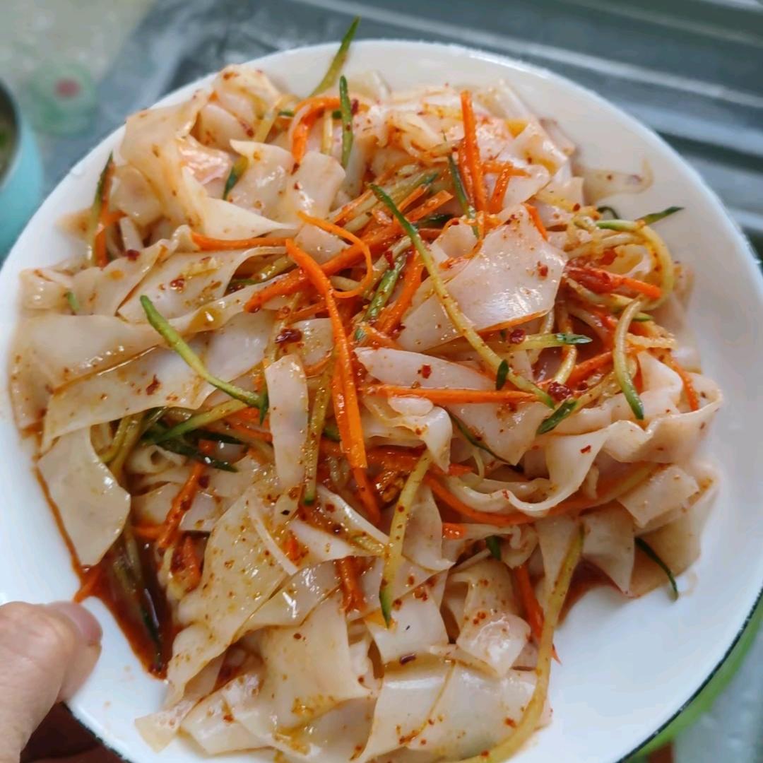 隔壁都馋哭的凉皮坊