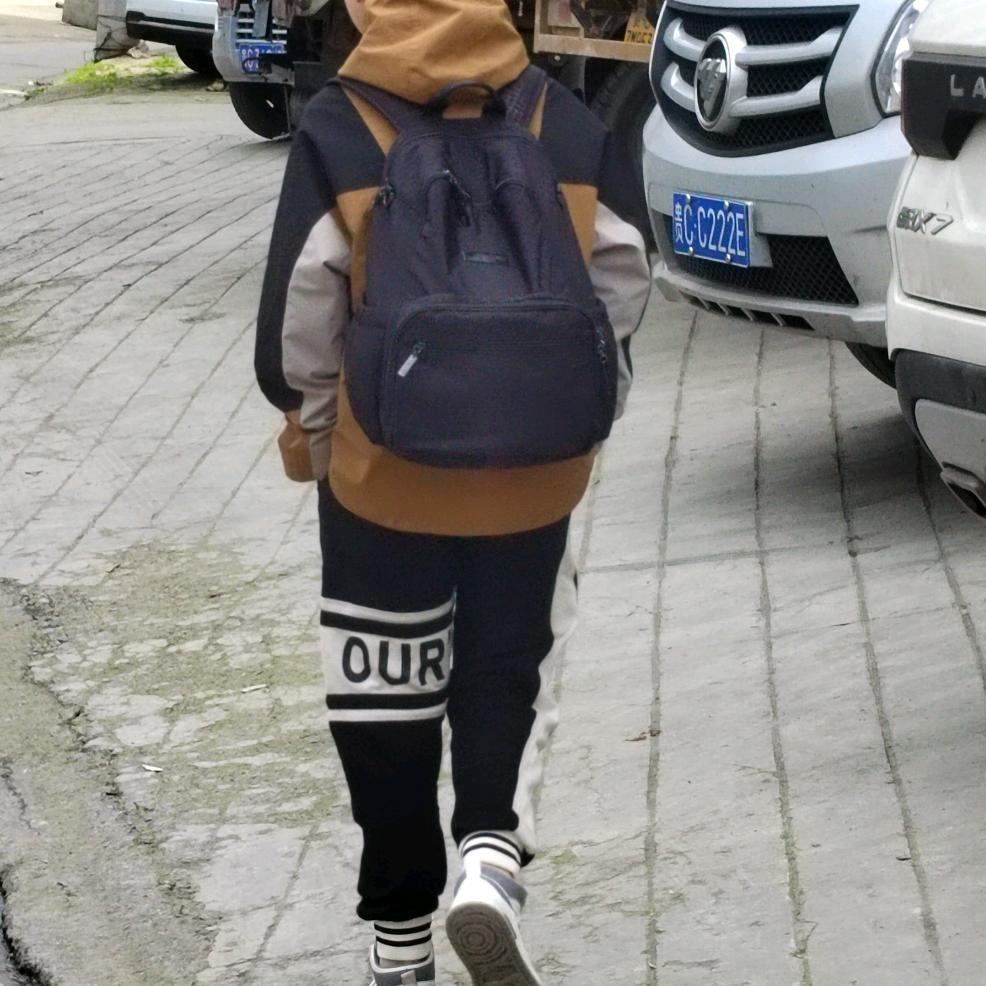 逆 行 影 视
