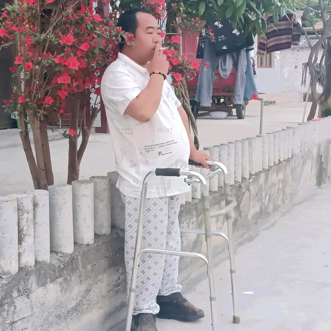 轮椅俊哥