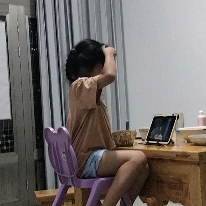 牵手同行、