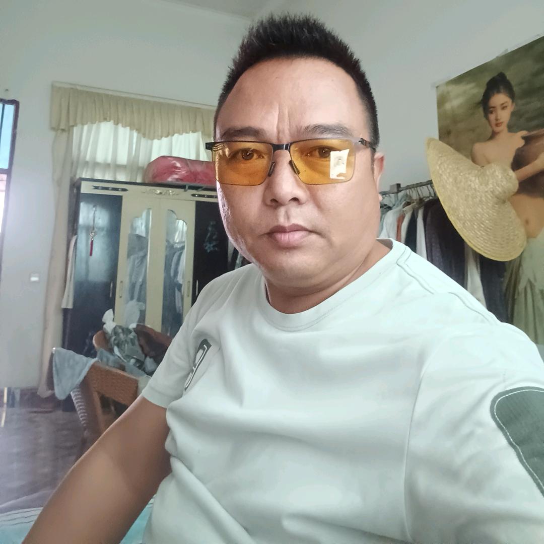 单身芒倒三哥，傣族寨三孟