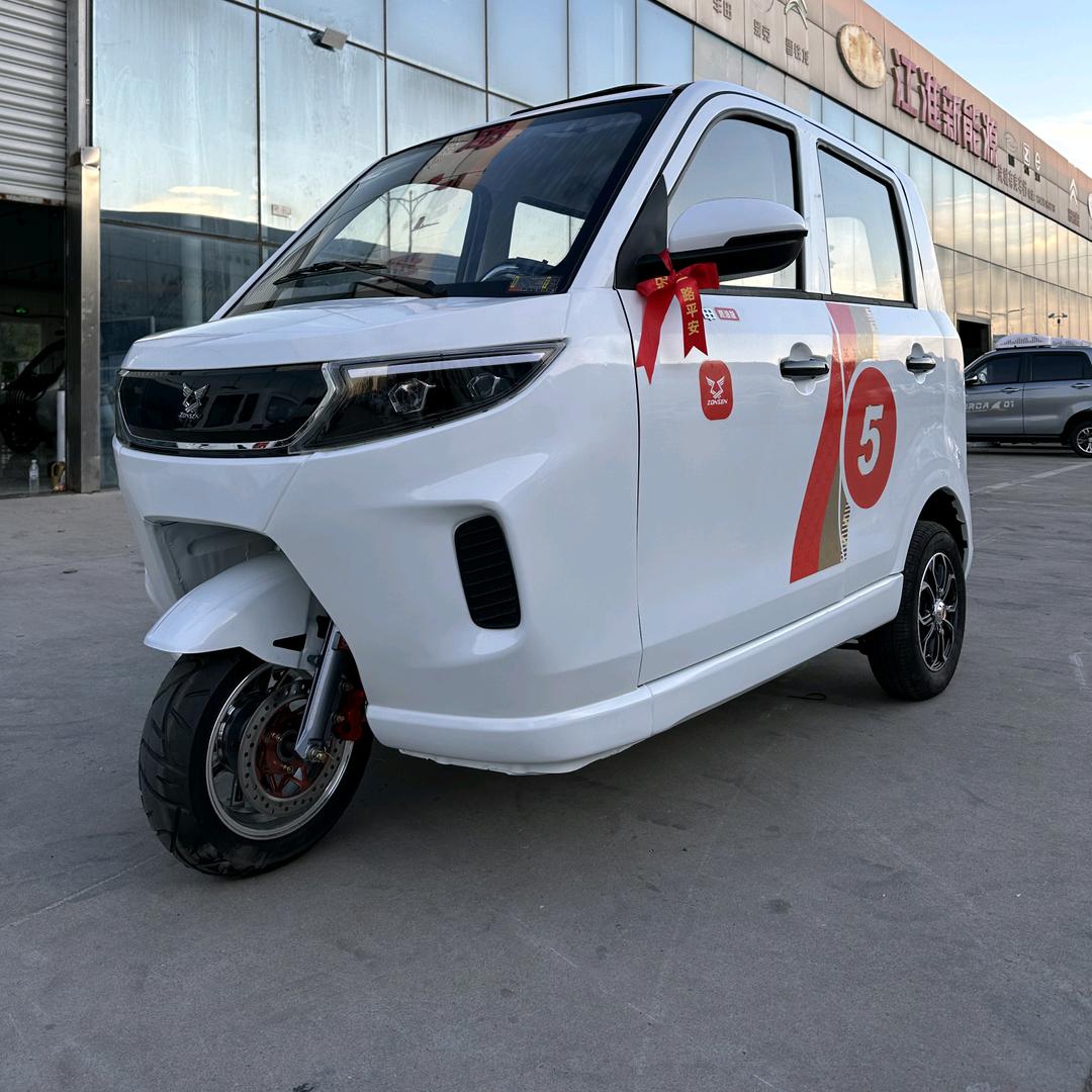 宗申全封闭摩托车