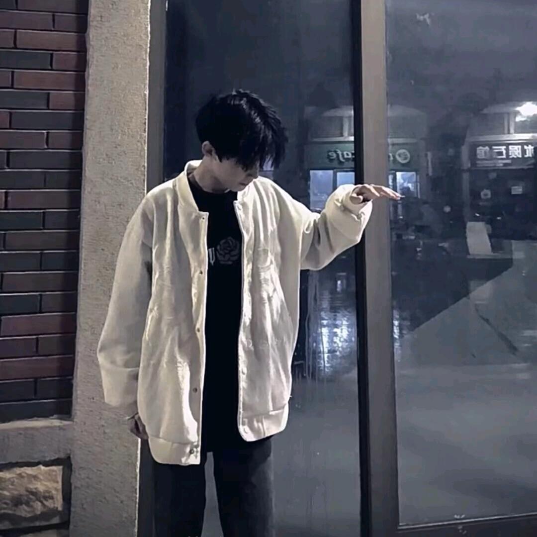爱吃蒜香大虾的李国头像