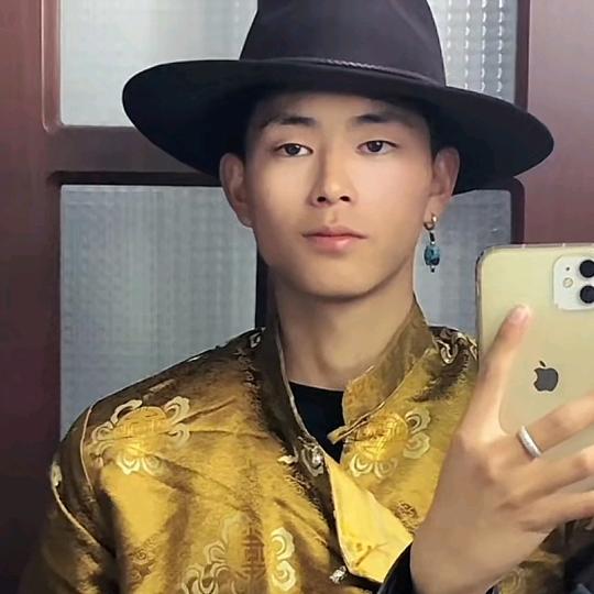 嘎松旺姆(っ˘зʕ•̫͡•ʔ(／_＼)