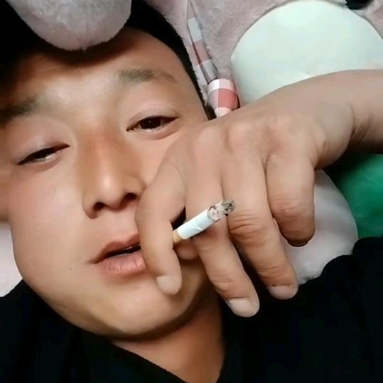 哥哥我.要开心