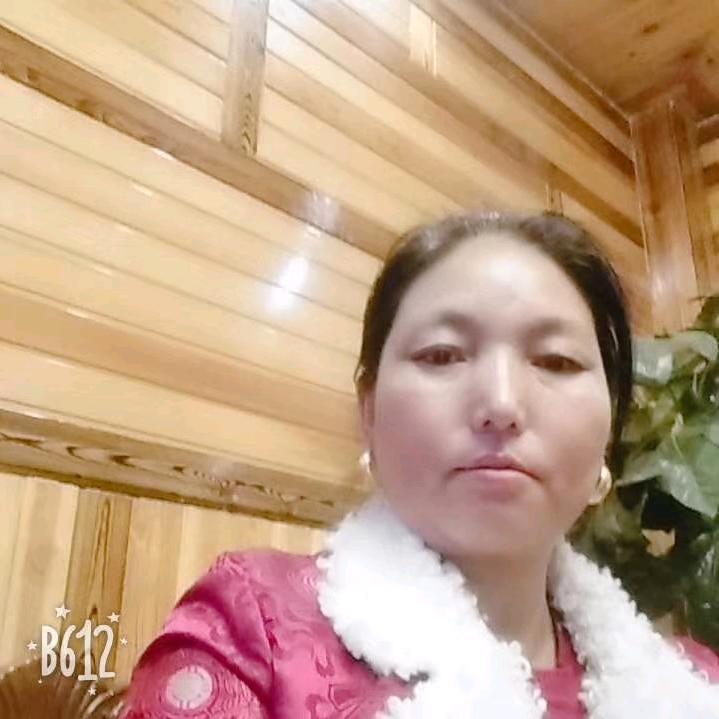 雪山女孩