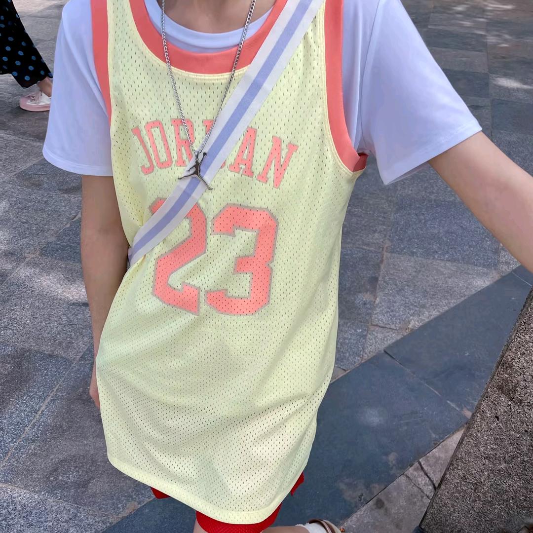 跃翔体育  军校广场耐克