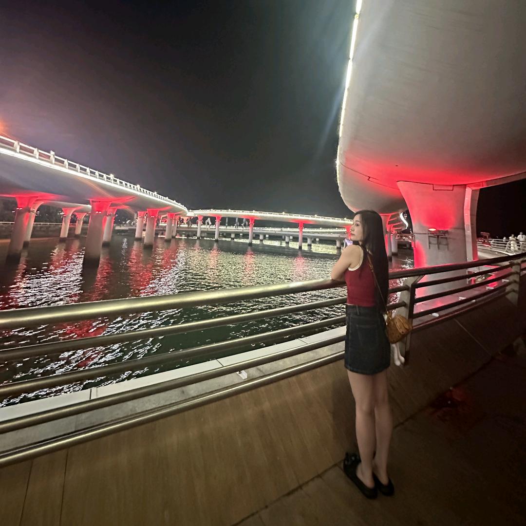 一只小锦李.