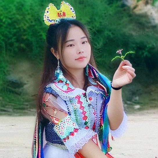 树叶慢慢变黄，人心慢慢变凉