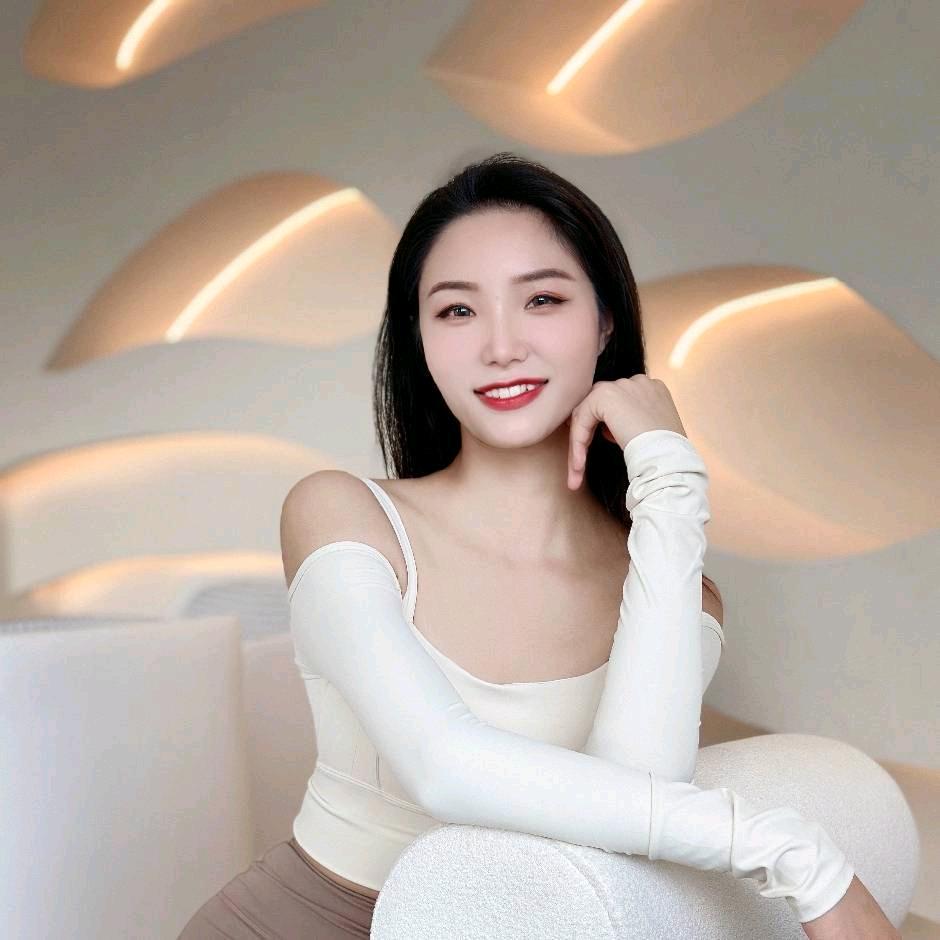 南阳伽年华瑜伽-lily老师